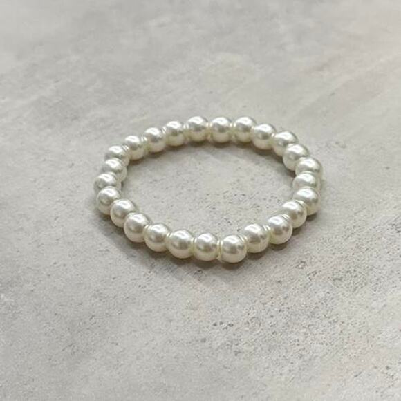 Vintage Style White Pearl Charm Bracelet - Picture 1 of 3